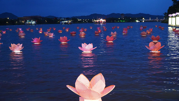 Lung linh đêm hội Hoa đăng tại Festival Huế 2024