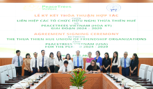 The agreement signing ceremony between PeaceTrees Vietnam and Thua Thien Hue Union of Friendship Organizations