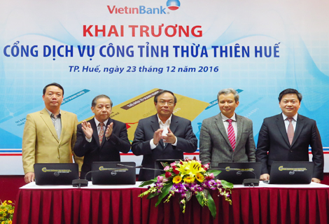 Lãnh đạo tỉnh nhấn nút khai trương Cổng dịch vụ công tỉnh Thừa Thiên Huế 