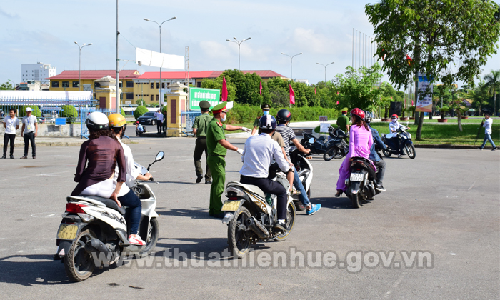 Lực lượng chức năng tiến hành ổn định an ninh trật tự tại địa điểm phát hiện nguồn phóng xạ bị mất