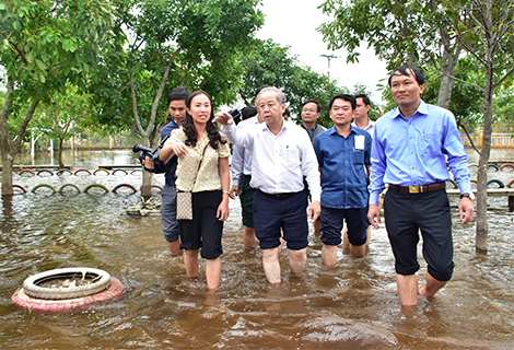 Chủ tịch UBND tỉnh Phan Ngọc Thọ có buổi kiểm tra khắc phục lũ lụt tại các địa bàn vùng thấp trũng