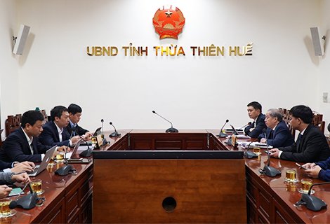 Tại buổi làm việc