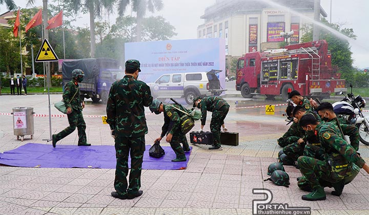 Lực lượng quân đội triển khai ứng phó tại diễn tập