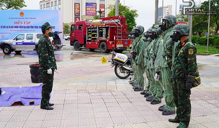 Lực lượng quân đội triển khai ứng phó tại diễn tập