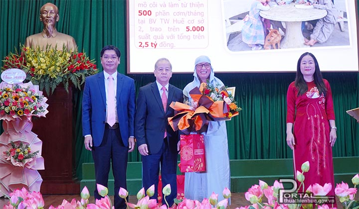 Tuyên dương gương mặt “Phụ nữ tiêu biểu vì cộng đồng” năm 2022