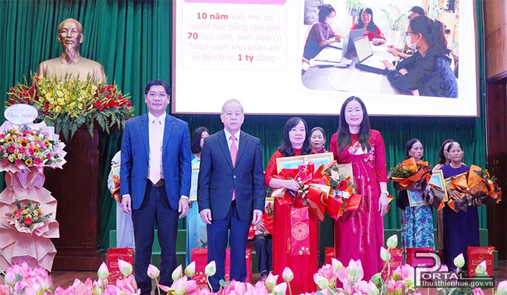 Tuyên dương gương mặt “Phụ nữ tiêu biểu vì cộng đồng” năm 2022