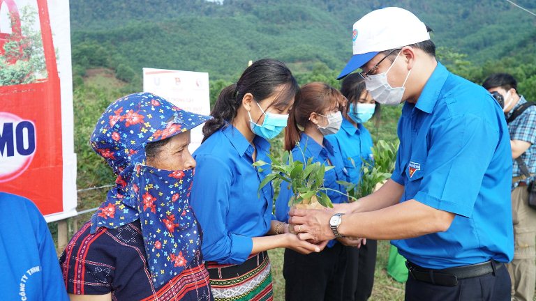 “Hành động vì một Việt Nam xanh” - Hưởng ứng chương trình trồng 1 tỷ cây xanh tại tỉnh Thừa Thiên Huế