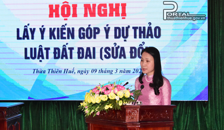 Phó Chủ tịch Ủy ban MTTQ Việt Nam tỉnh Phạm Thị Ái Nhi phát biểu khai mạc và đề dẫn tại hội nghị