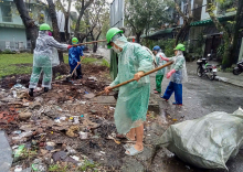 Công ty CP Môi trường và Công trình Đô thị Huế ra quân ngày "Chủ Nhật Xanh" 