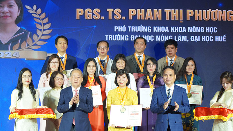 Tôn vinh các trí thức Khoa học và Công nghệ tiêu biểu