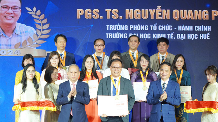 Tôn vinh các trí thức Khoa học và Công nghệ tiêu biểu