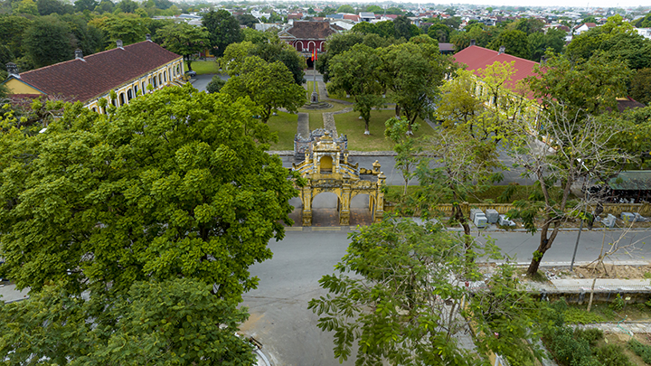 Viện Cơ Mật - Tam Tòa