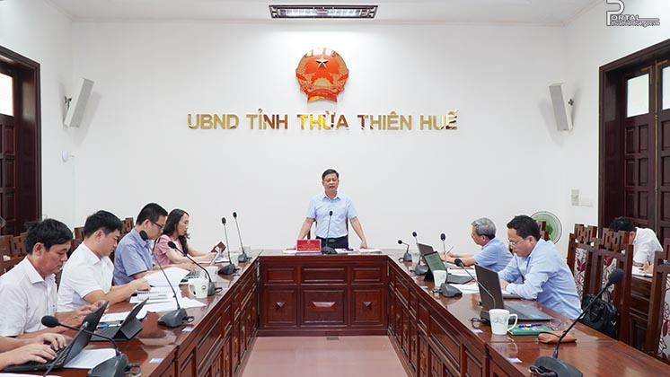 Phó Chủ tịch Thường trực UBND tỉnh Nguyễn Thanh Bình phát biểu chỉ đạo tại phiên họp