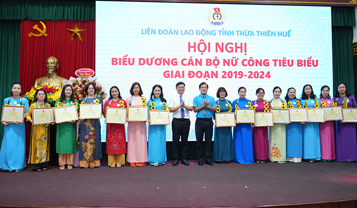 Biểu dương cán bộ nữ công tiêu biểu giai đoạn 2019-2024