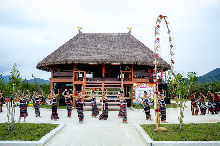 Tại lễ khánh thành Làng Văn hoá các dân tộc thiểu số huyện A Lưới