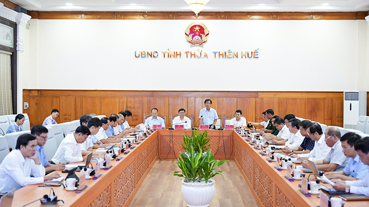 Tại phiên họp thường kỳ