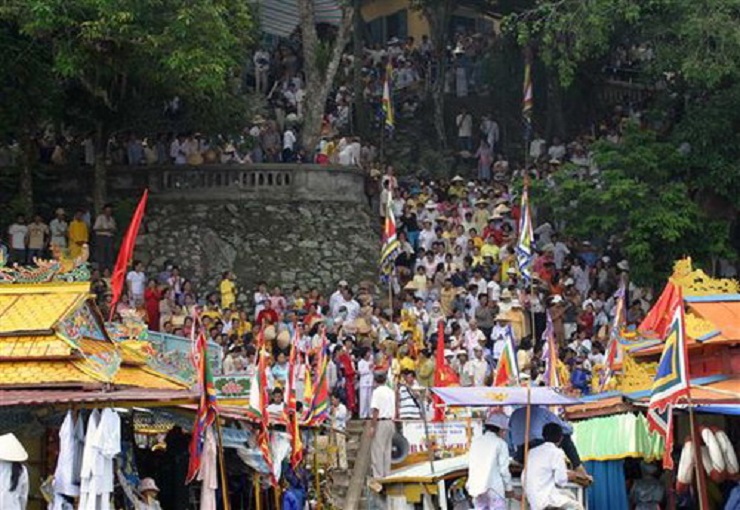 Hue Nam temple festival /en-us